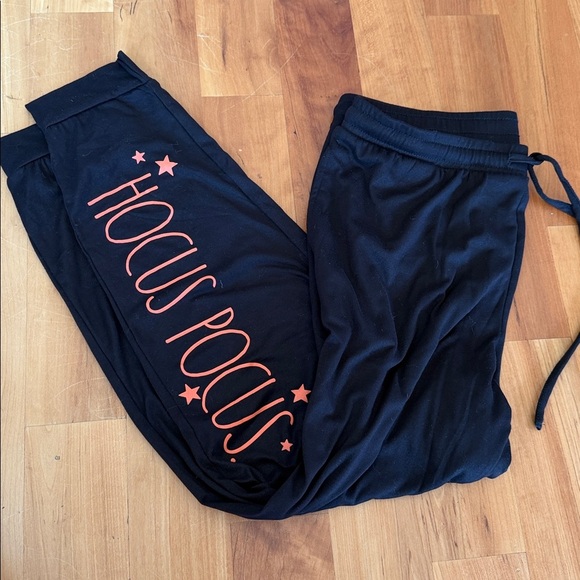 Rae Dunn Pants - NEW Rae Dunn Hocus Pocus Jogger pants NWT Halloween sweatpants sz L large